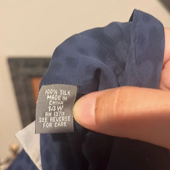 Kate Hill Silk Navy sheer polka dot button down top size14W - Picture 5 of 5